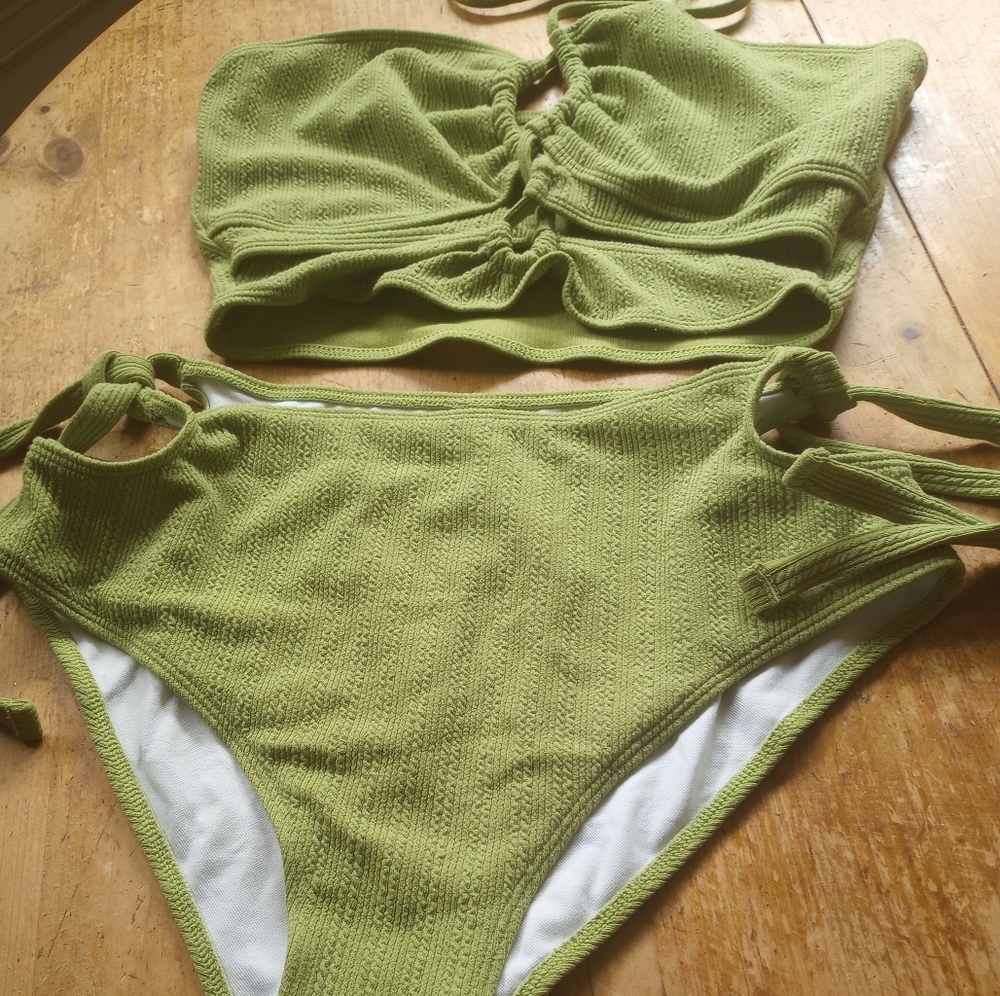 Bikini Plus Green High Waist 2pc Set.